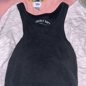 black aero tank
